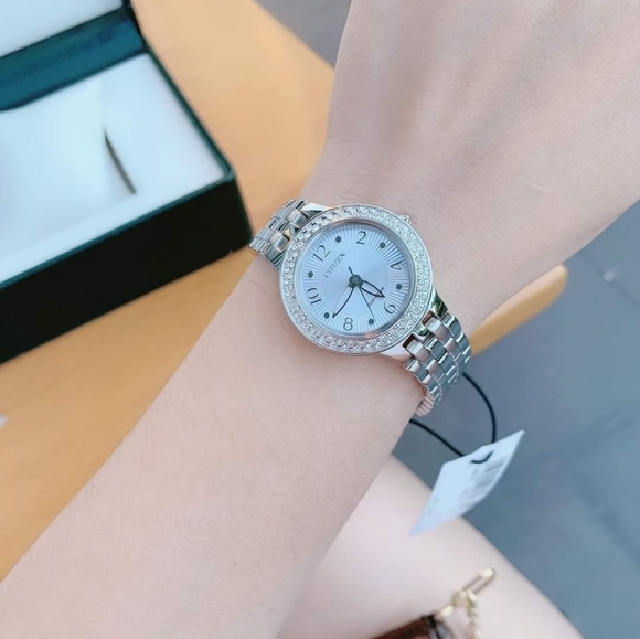 **BRAND NEW** Citizen Eco-Drive Silhouette Blue Dial Stainless Steel Ladies Watc - Picture 8 of 8